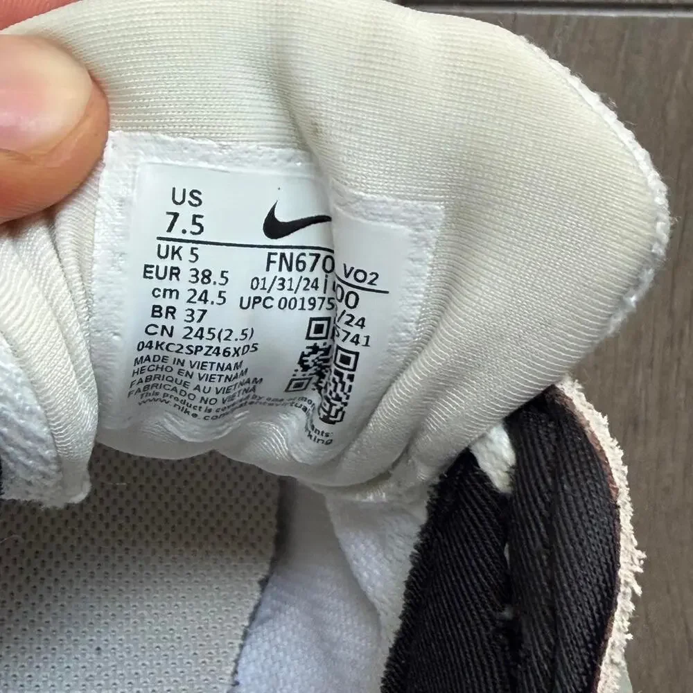 Nike v2k run
